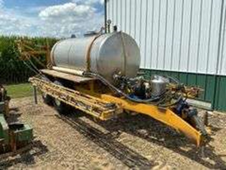 1000-gal-stainless-steel-sprayer-image-1