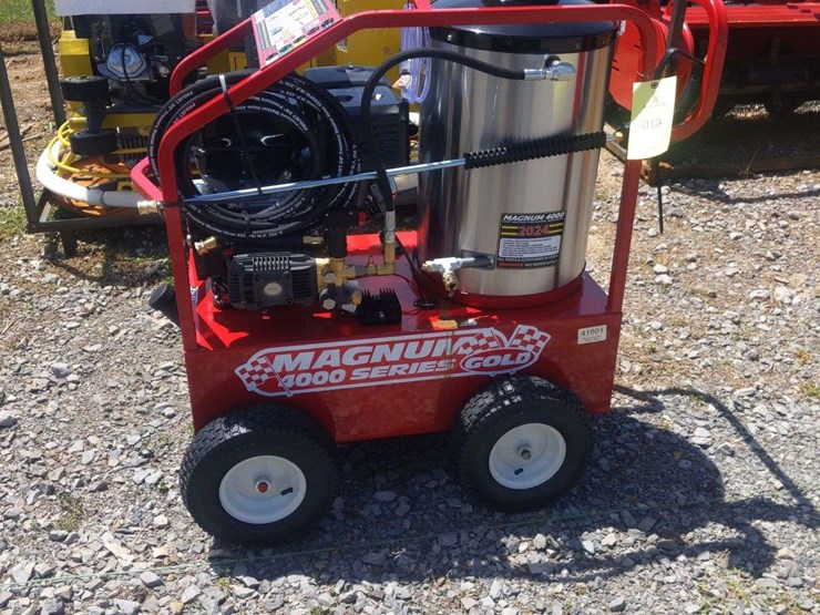 unused-magnum-4000-gold-hot-water-pressure-washer-image-1