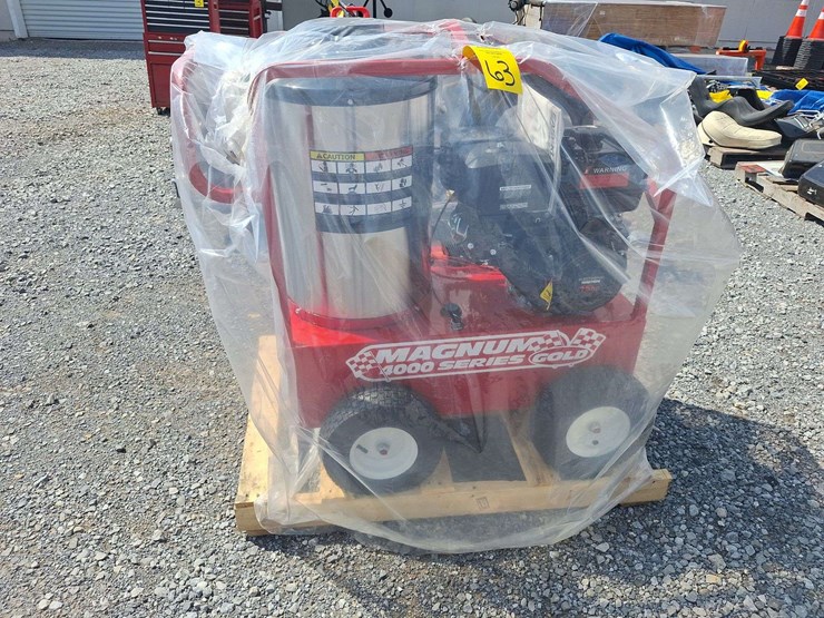 unused-magnum-4000-gold-hot-water-pressure-washer-image-5