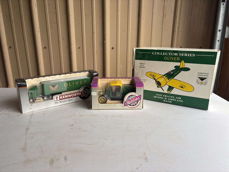 (3)-oliver-coin-banks-image-1