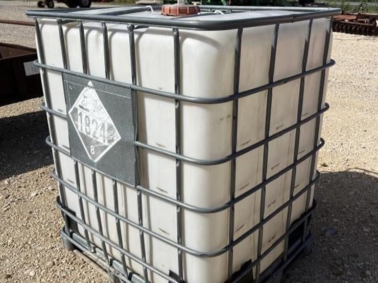 l3---water/fertilizer-tote-image-1