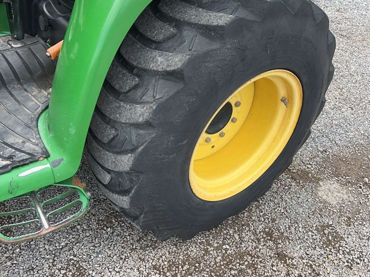 john-deere-3120-image-12