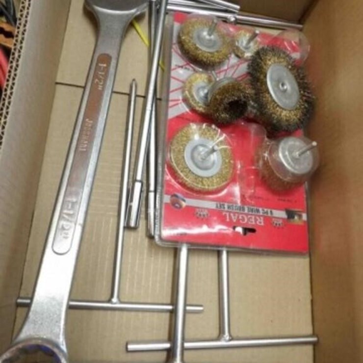 Wire Brush Set, T Handle Metric, MORE