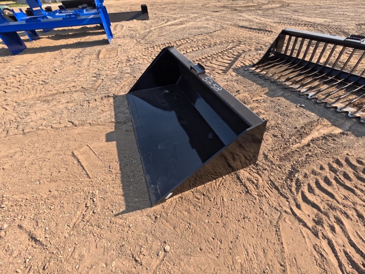#5258-•-66"-skid-steer-bucket-w/blade-image-1