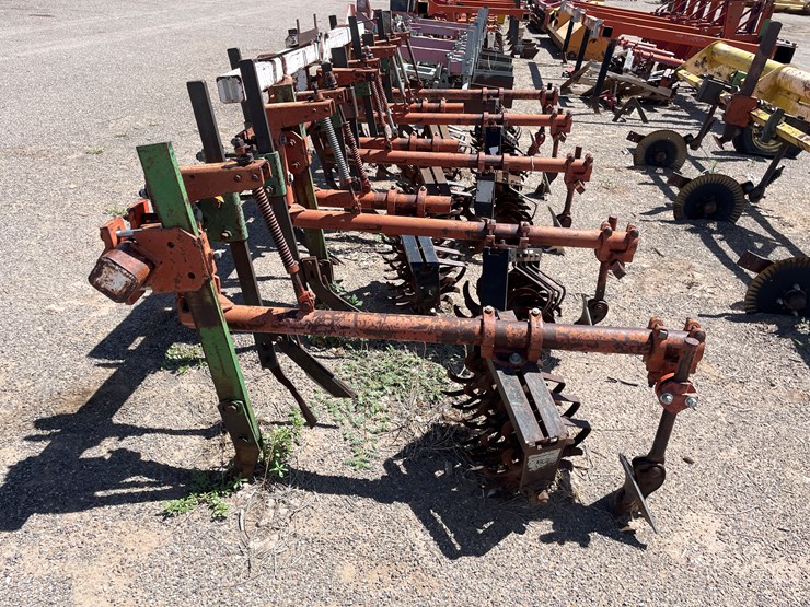 #9113-•-custom-4-row-cultivator-with-lilliston-lehman-units-image-16