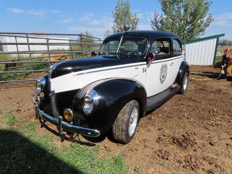 1940-ford-deluxe-cop-car-image-3