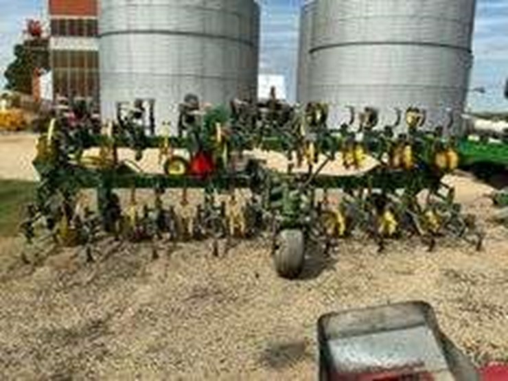 john-deere-85-image-3