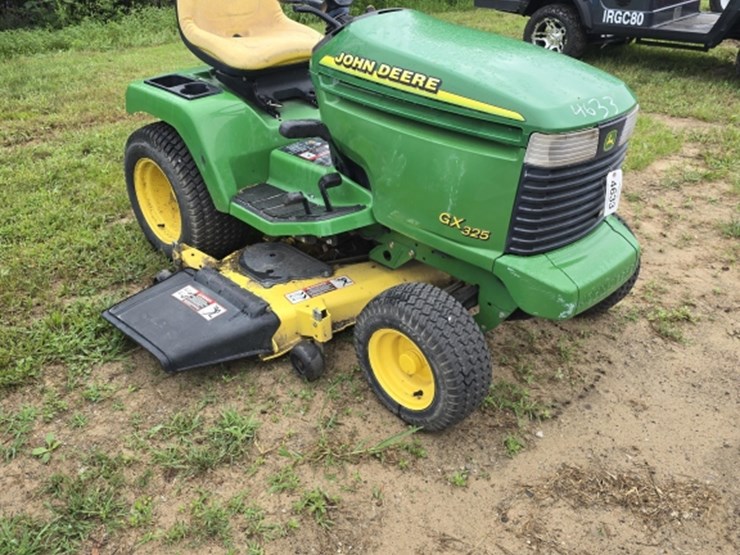 #4633-•-jd-gx-325-riding-lawn-mower-image-1
