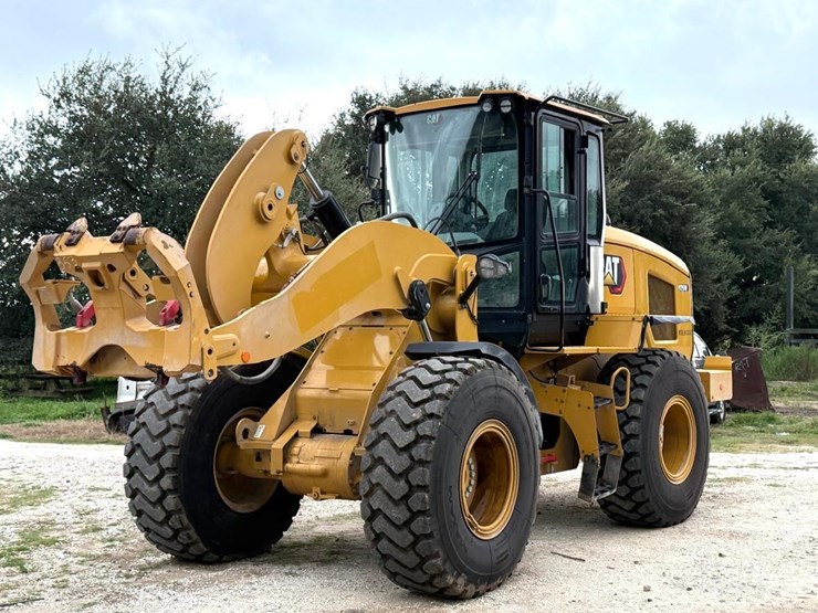 2021-caterpillar-926m-image-5