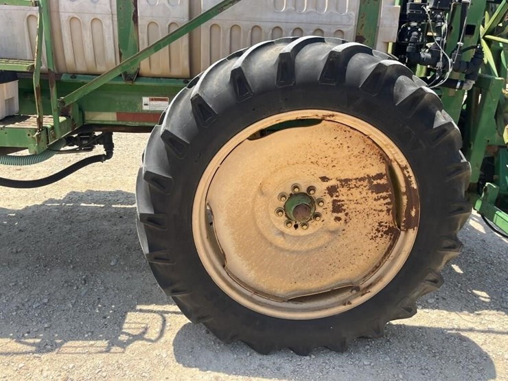 l2--1000-gallon-60'-great-plains-sprayer-image-8