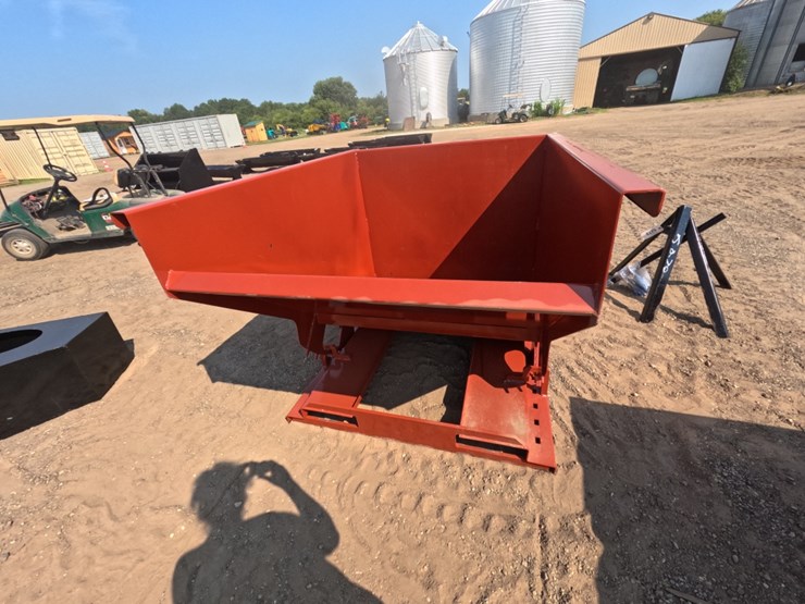 #5255-•-2-yard-self-dumping-hopper-image-5