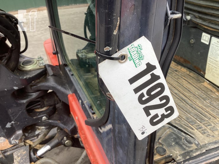 2017-kubota-kx040-4-image-19
