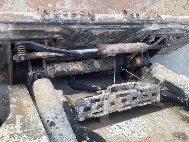 2020-bobcat-t595-image-10