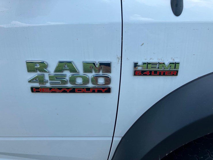 2017-ram-4500-bucket-truck-image-18