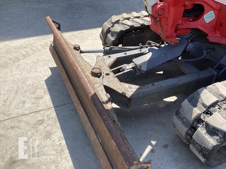 2018-takeuchi-tb260-image-10