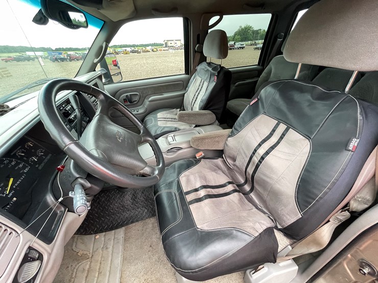 2000-chevrolet-3500-image-17