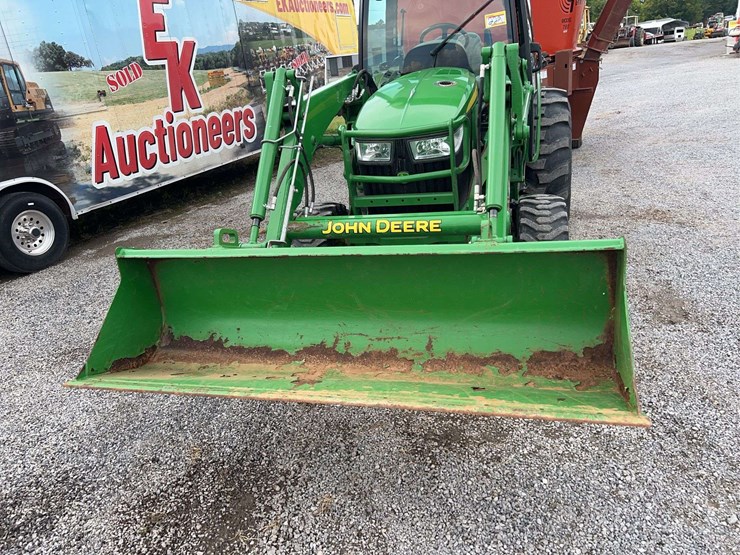 john-deere-4044r-image-10