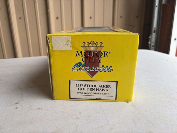 (3)-1/24-ford-bank-and-1/18-ford-hotrod-and-studebaker-golden-hawk-image-23