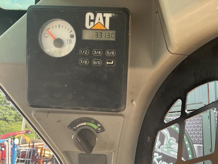 2016-caterpillar-259d-image-19