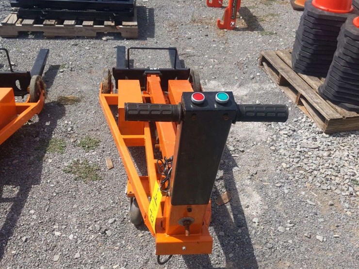 electric-pallet-jack-image-2