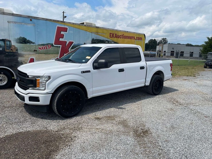 2020-ford-f150-xl-image-1