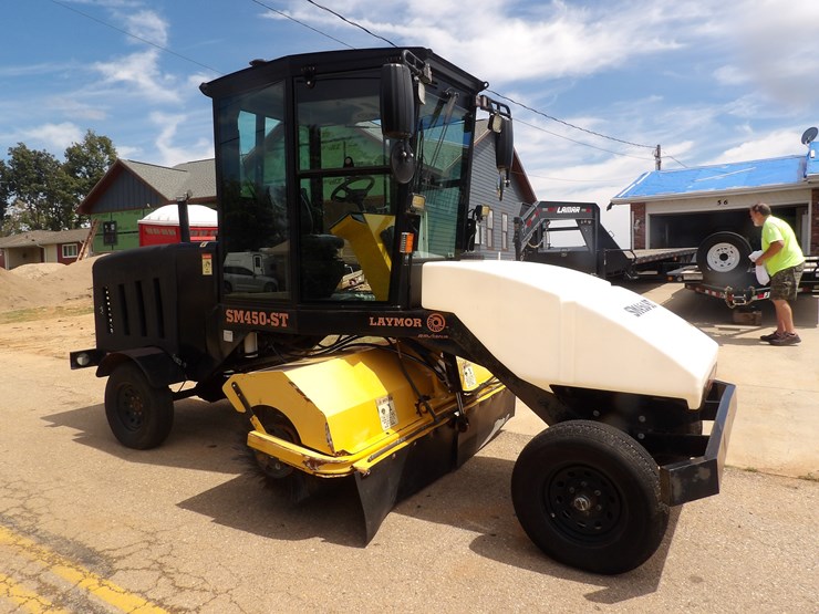 #73-•-#27064-•-2017-laymor-sm-450st-street-sweeper-image-6