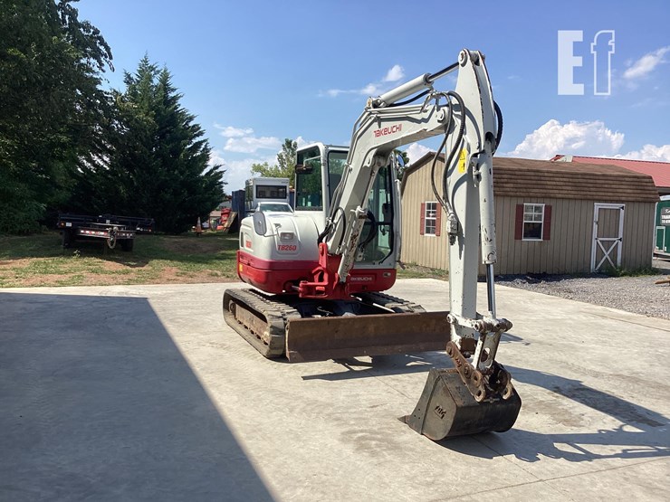 2018-takeuchi-tb260-image-7