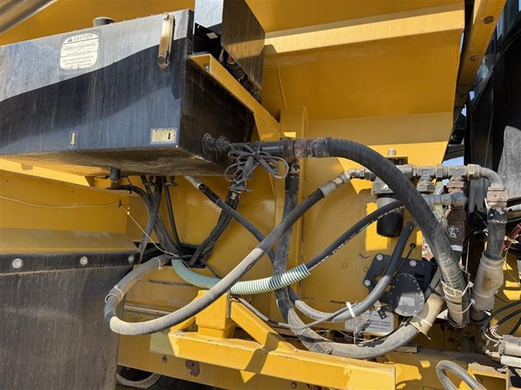 2005-john-deere-70-image-27