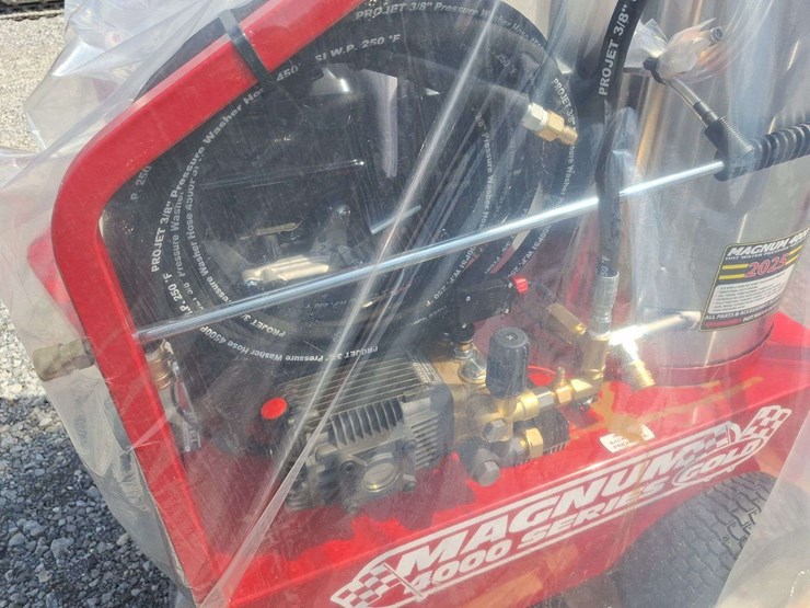 unused-magnum-4000-gold-hot-water-pressure-washer-image-8