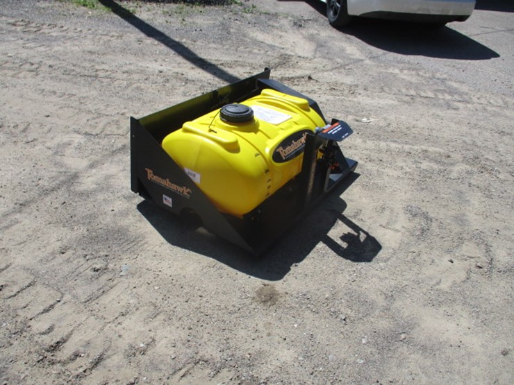 #3005-•-40-gal-tomahawk-sprayer-image-2