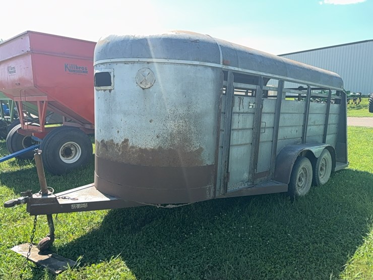 better-built-16’-livestock-trailer--no-title-image-3