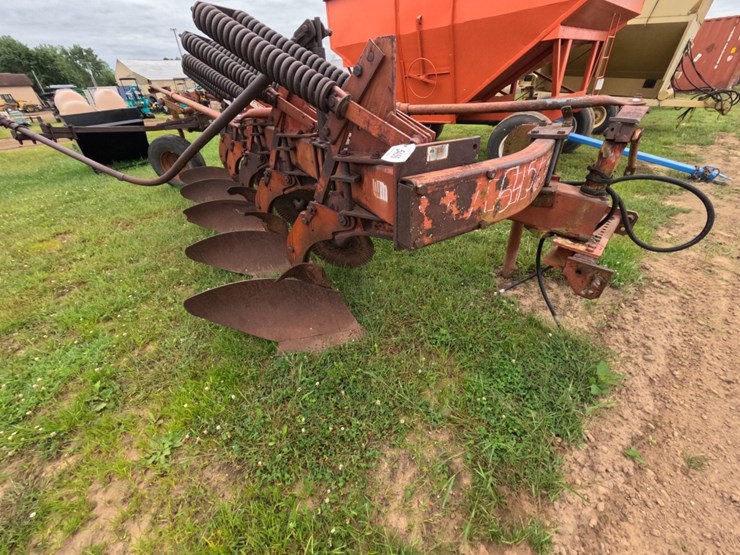 #5216-•-white-549-5-bottom-plow-image-4