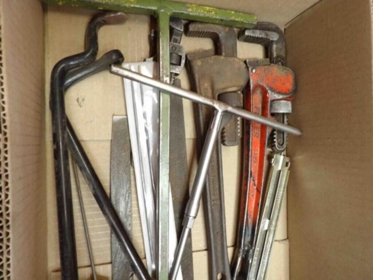 pipe-wrenches,-files-image-3