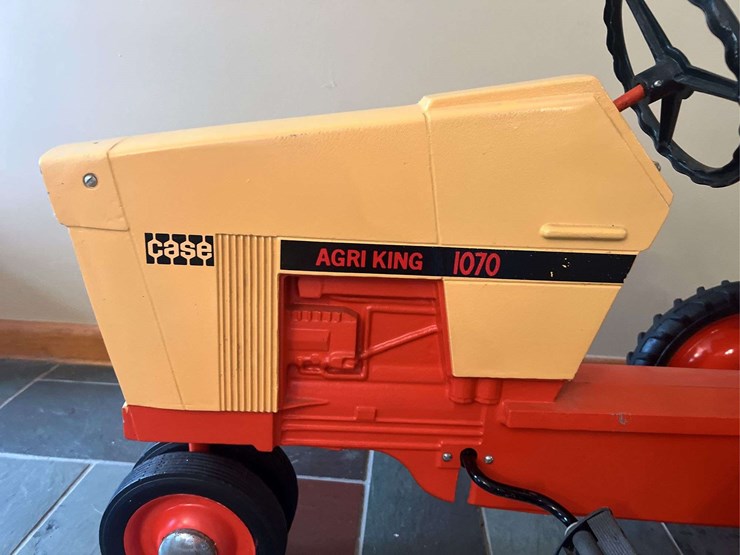case-agri-king-1070-pedal-tractor-ertl-image-6