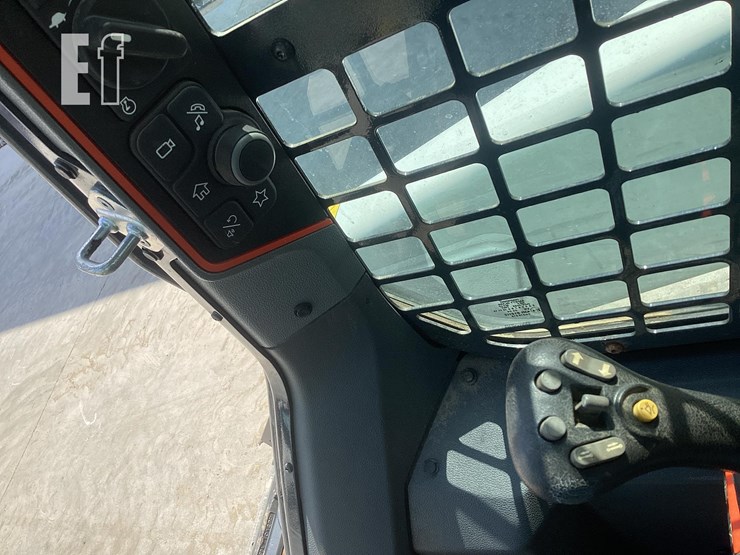 2023-bobcat-t64-image-16