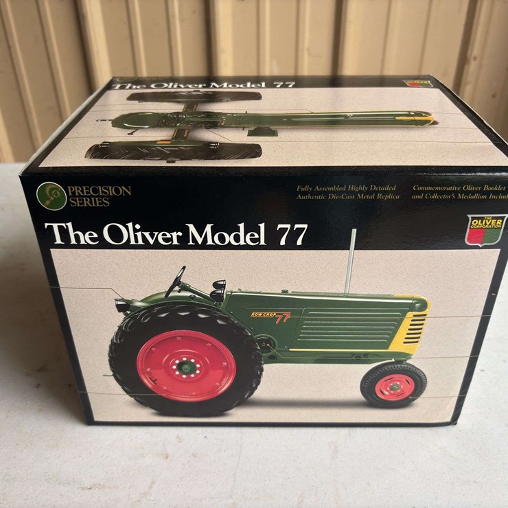 1/16 Oliver 77 Precision NIB Ertl
