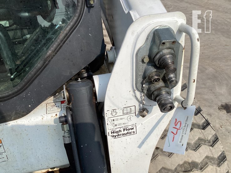 2015-bobcat-t770-image-11