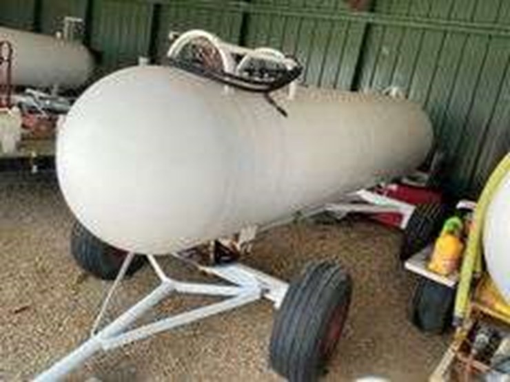 1000-gal-propane-tank-on-running-gear-image-1