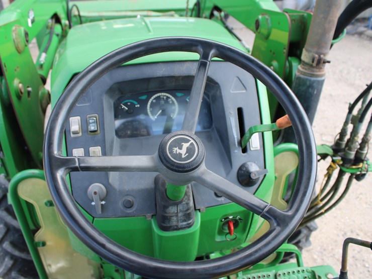 2014-john-deere-5075e-image-7