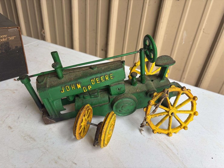 john-deere-16-image-3