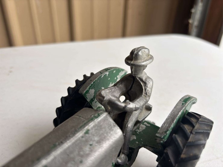 (2)-1/16-oliver-tractor-and-baler-slik-image-7