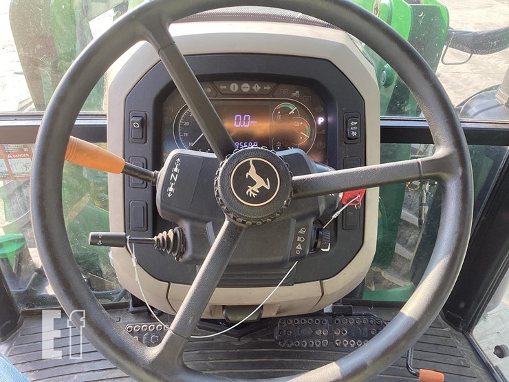 2022-john-deere-5100e-image-17