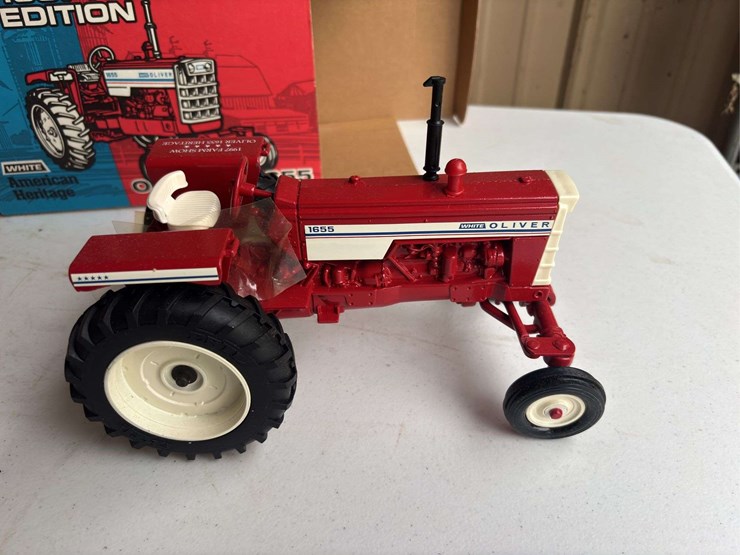 (2)-1/16-heritage-oliver-1655-+-1/64-agco-historical-set-nib-ertl-image-9