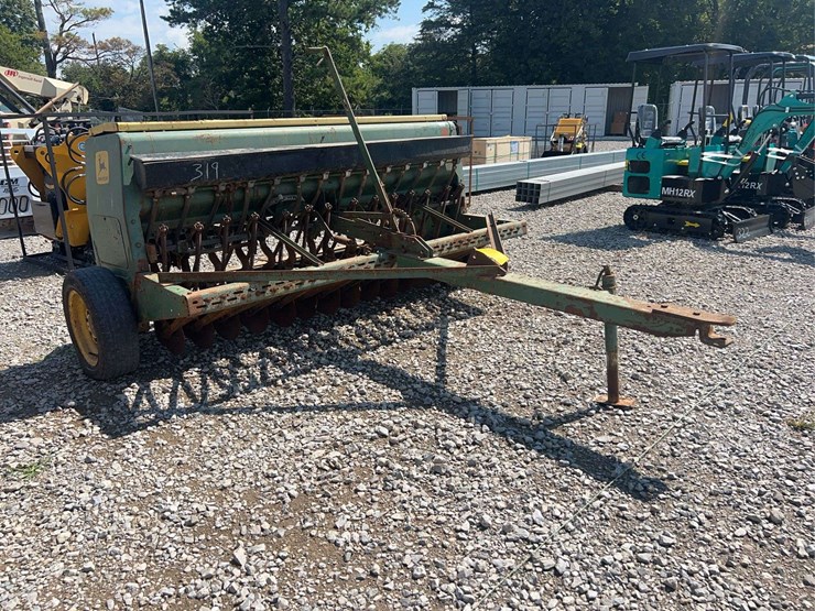 john-deere-8200-image-1
