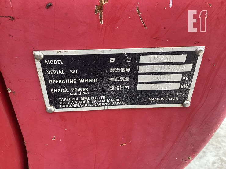2018-takeuchi-tb240-image-19