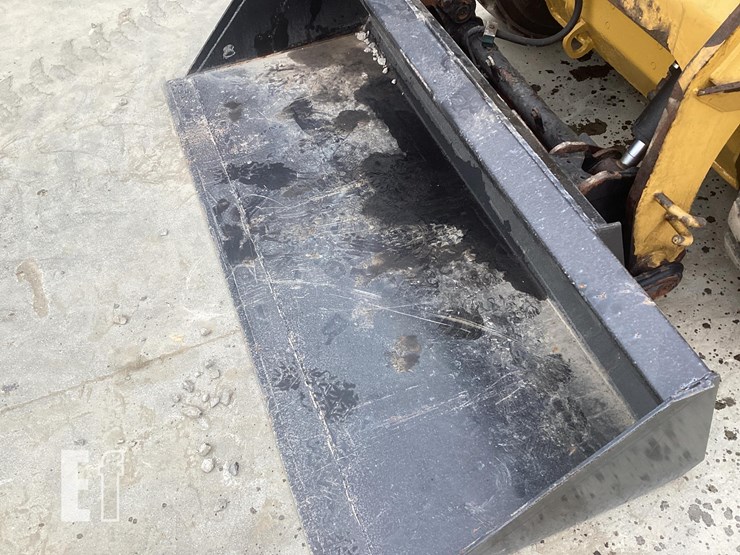 2019-caterpillar-236d-image-9