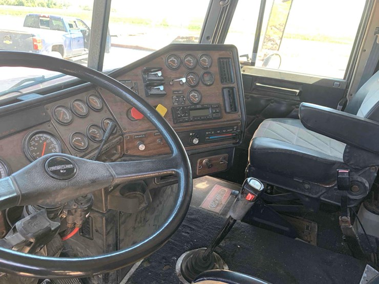 1990-freightliner-grain-truck-image-20