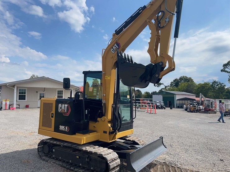 2025-caterpillar-305.5-image-6