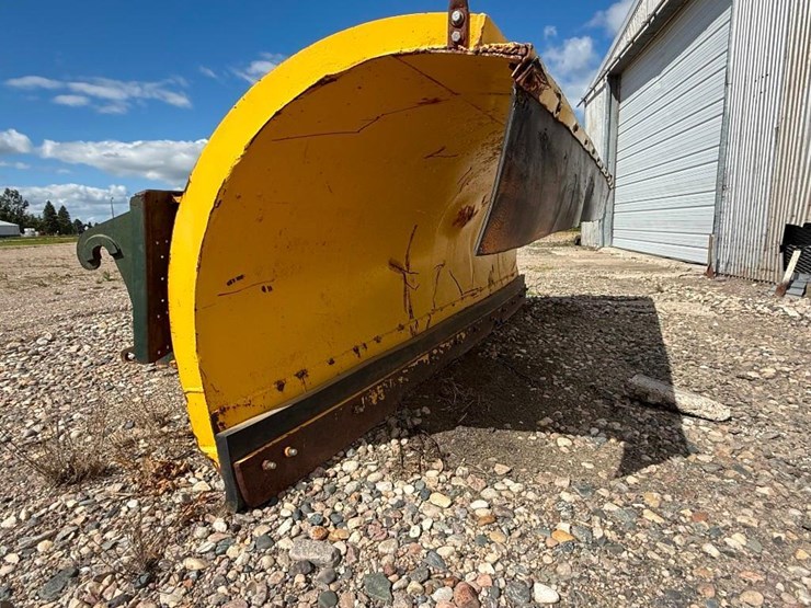 henke-snow-plow-image-2