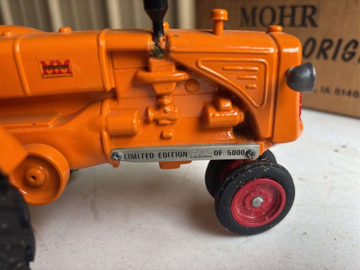 (2)-1/16-minneapolis-moline-utu-and-1/64-minneapolis-moline-udlx-image-8